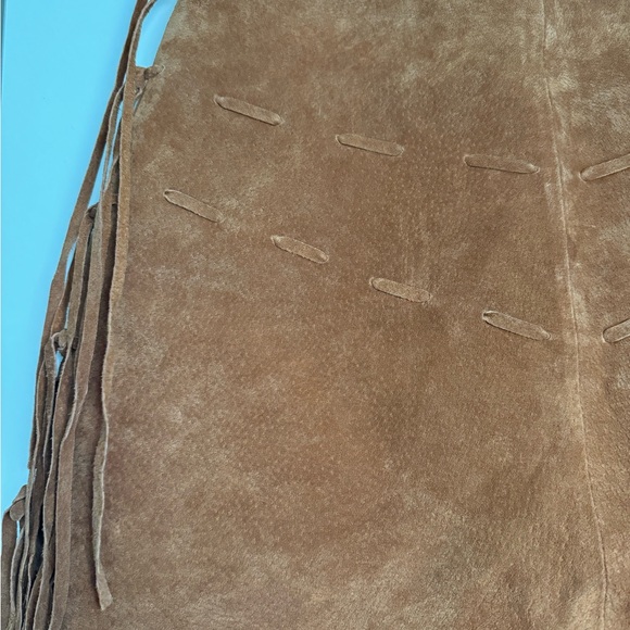 ASOS DESIGN real suede mini skirt with fringing detail in tan - Picture 6 of 12